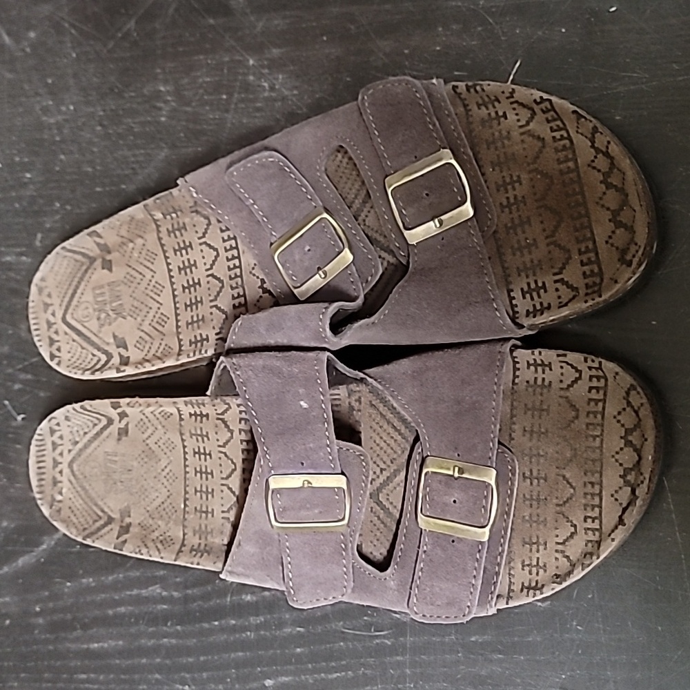 Men's Muk luk brown sandals size 13